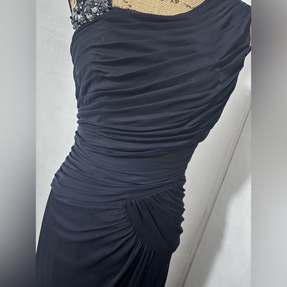 ADRIANA PAPELL Navy Blue Ruched Formal Length Evening Gown W/Broach Size 10. - Picture 5 of 10